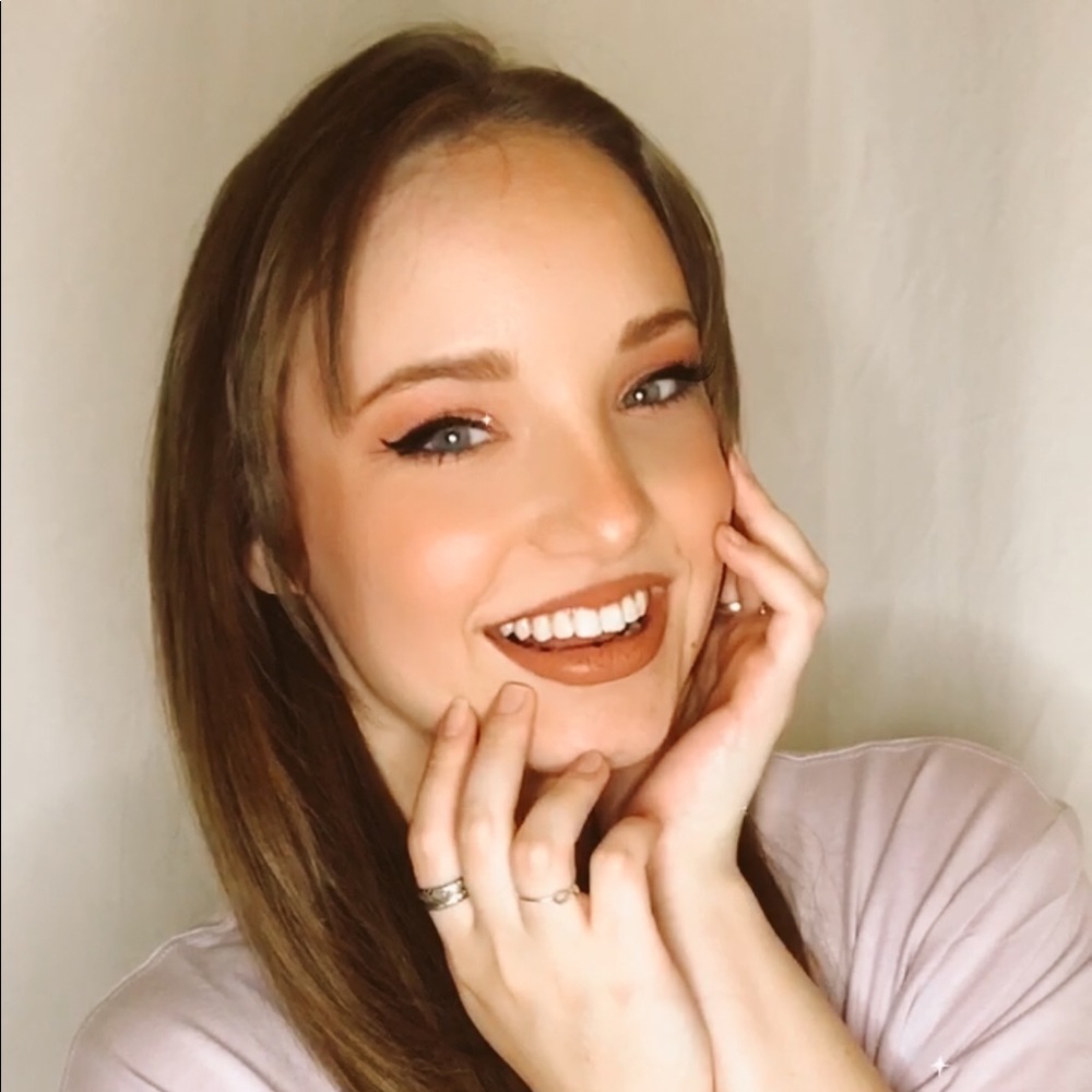 Meet your Posher, Alyona